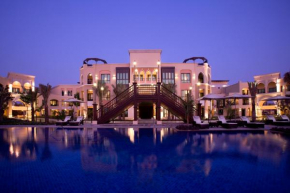 Отель Shangri-La Hotel Apartments Qaryat Al Beri  Абу-Даби